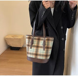Load image into Gallery viewer, Women's Aesthetic Capacity Casual Bucket Bag Vintage Shoulder Bag Retro Lattice Hobo Handbag Classic Indie Tote Bag