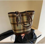Load image into Gallery viewer, Women's Aesthetic Capacity Casual Bucket Bag Vintage Shoulder Bag Retro Lattice Hobo Handbag Classic Indie Tote Bag